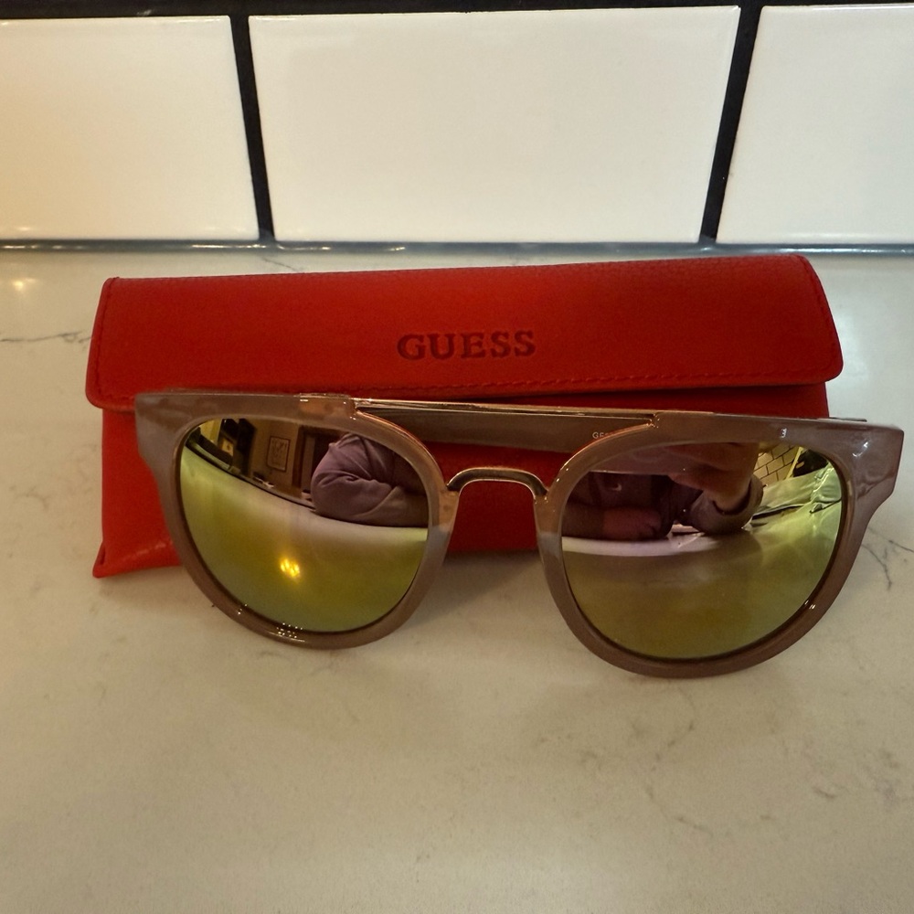 Guess Sunglasses with Red Case Bronze color